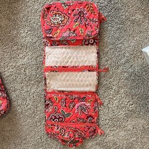 4 pocket hanging travel jewelry/wet bag.